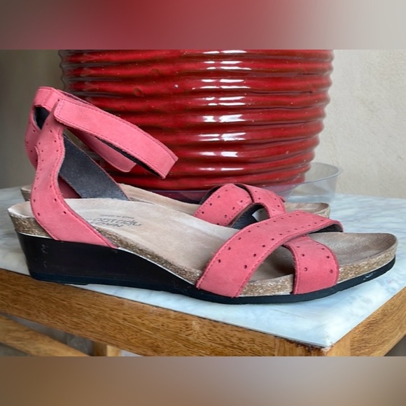 NAOT Brick Red Wedge Sandals Shoes Women’s 
Sz:41 EU. - Picture 10 of 11